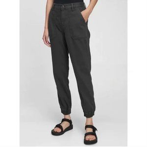 Gap Organic Cotton Joggers in Washed Black - Size 2